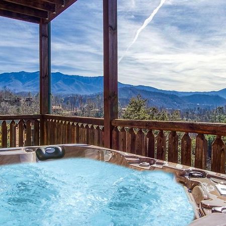 Lazy Bear Lodge, Hot Tub, Resort Pool, Wifi, 1089 Free Tickets Each Paid Day, Dollywood And More Gatlinburg Buitenkant foto