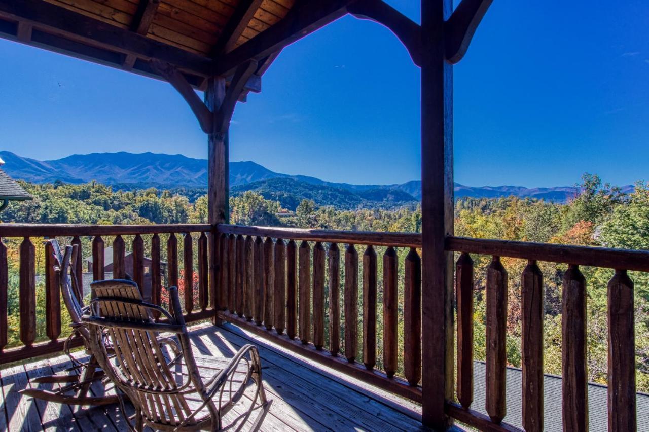 Lazy Bear Lodge, Hot Tub, Resort Pool, Wifi, 1089 Free Tickets Each Paid Day, Dollywood And More Gatlinburg Buitenkant foto
