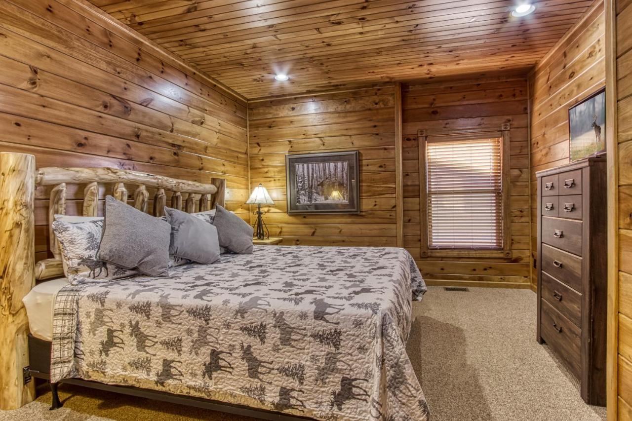 Lazy Bear Lodge, Hot Tub, Resort Pool, Wifi, 1089 Free Tickets Each Paid Day, Dollywood And More Gatlinburg Buitenkant foto