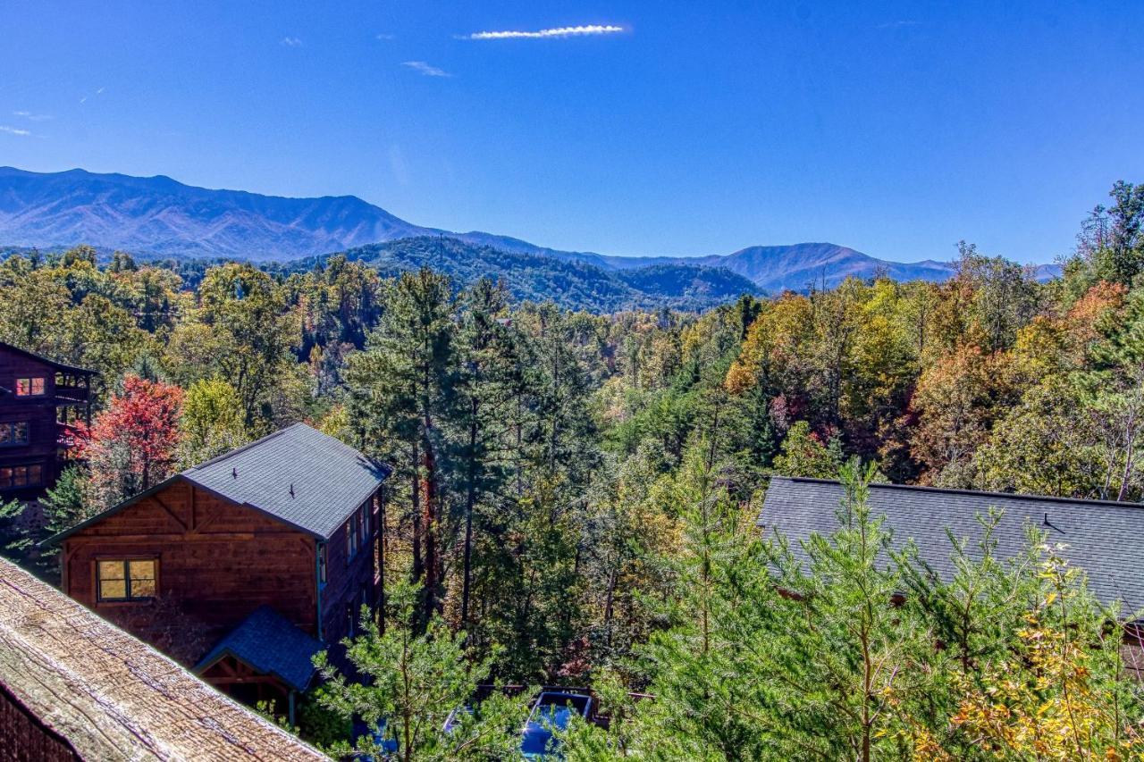 Lazy Bear Lodge, Hot Tub, Resort Pool, Wifi, 1089 Free Tickets Each Paid Day, Dollywood And More Gatlinburg Buitenkant foto
