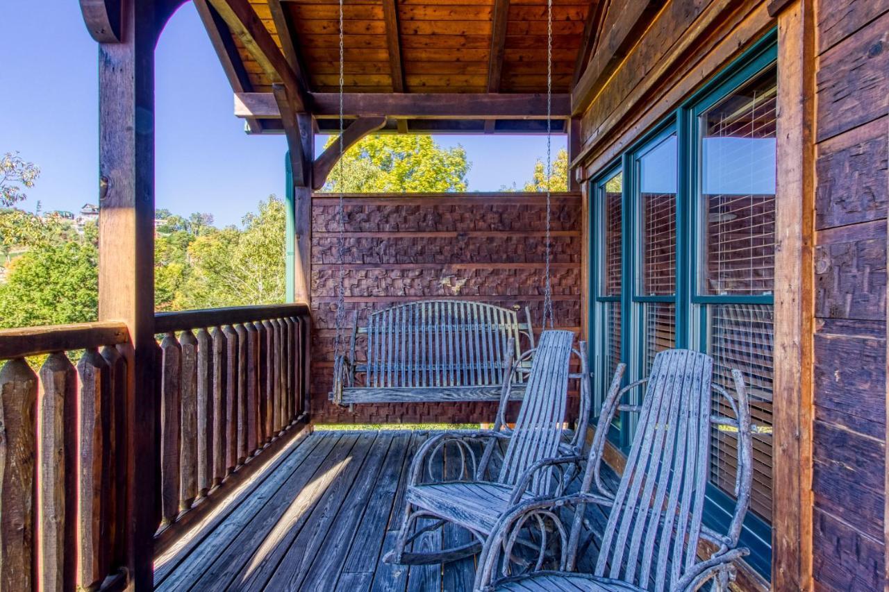 Lazy Bear Lodge, Hot Tub, Resort Pool, Wifi, 1089 Free Tickets Each Paid Day, Dollywood And More Gatlinburg Buitenkant foto