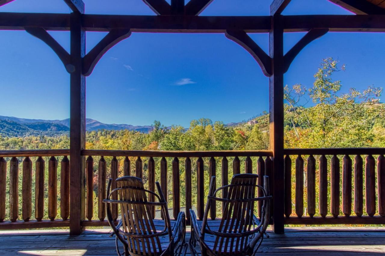 Lazy Bear Lodge, Hot Tub, Resort Pool, Wifi, 1089 Free Tickets Each Paid Day, Dollywood And More Gatlinburg Buitenkant foto