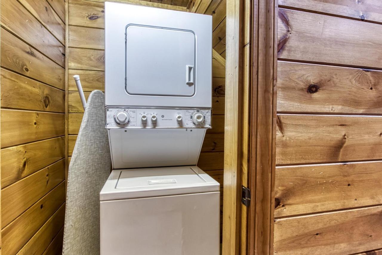 Lazy Bear Lodge, Hot Tub, Resort Pool, Wifi, 1089 Free Tickets Each Paid Day, Dollywood And More Gatlinburg Buitenkant foto