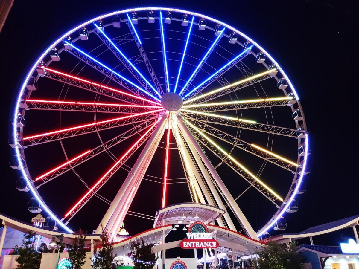 Lazy Bear Lodge, Hot Tub, Resort Pool, Wifi, 1089 Free Tickets Each Paid Day, Dollywood And More Gatlinburg Buitenkant foto