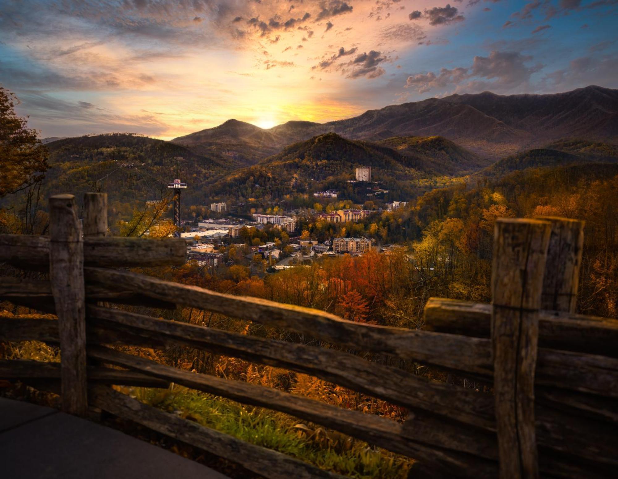 Lazy Bear Lodge, Hot Tub, Resort Pool, Wifi, 1089 Free Tickets Each Paid Day, Dollywood And More Gatlinburg Buitenkant foto